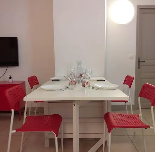 Апартаменты Domus Arena, Parking, Wifi, Arenes *
